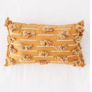 Ruffed Lumbar Pillow UO